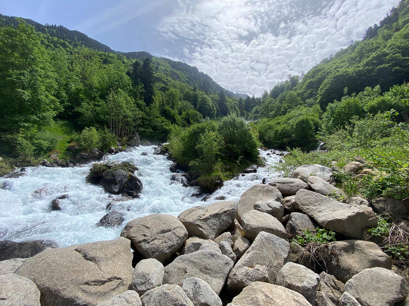 Hiking photo by Teekay Rezeau-Merah